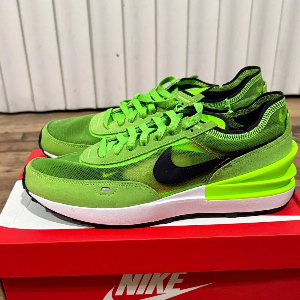 Nike Men's Lime Green Athletic Shoes - Picture 5 of 9